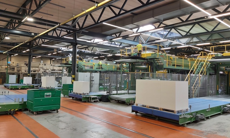 Oldenburger|Fritom is logistiek partner van Pyroll, service-snijcentrum voor de papier- en kartonindustrie in Winschoten.